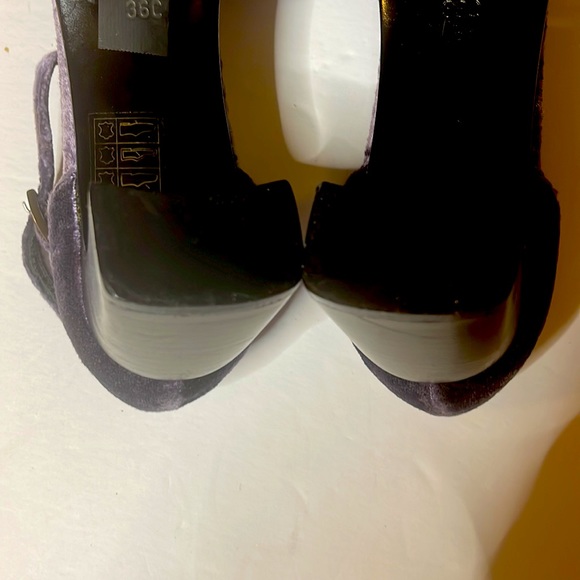 Gucci Light Purple Velvet Ankle Strap Block Heels size 36 C with Dustbag - Picture 7 of 7